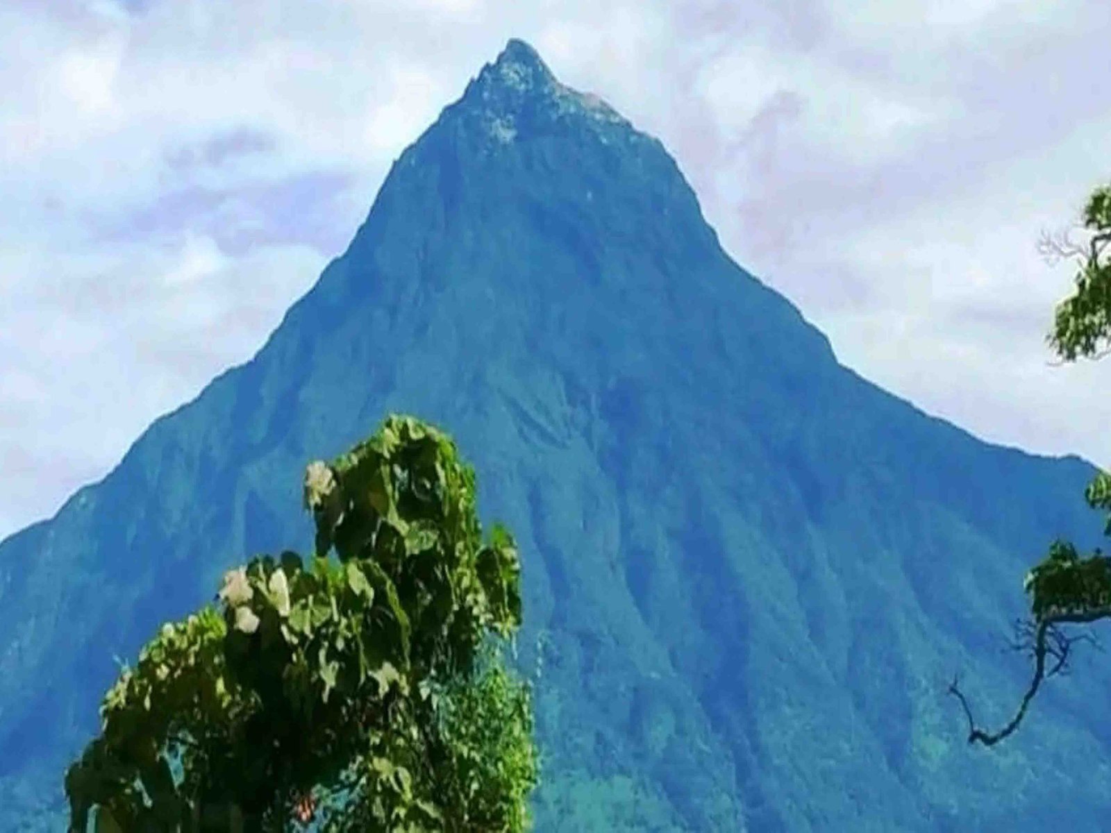 Kibumba: Le Volcan Éteint Mikeno , Un Monstre À Plusieurs Têtes Dans La Gestion Des Risques Des Catastrophes Naturelles