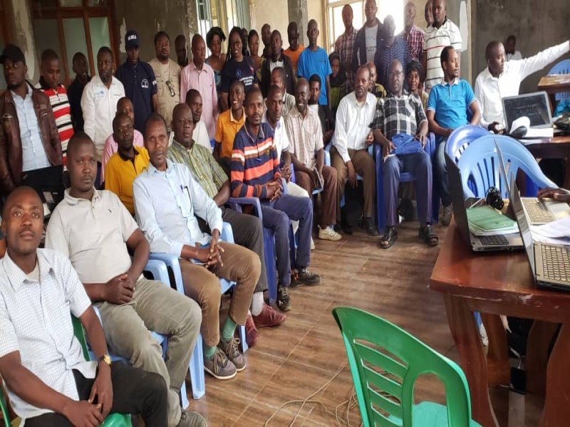 Les membres de l’Equipe Cadre de la Zone de Santé de Rwanguba, les IT, les ITA ainsi que les Superviseurs de proximité ont été formés sur la dynamique communautaire ; la gestion des urgences au niveau communautaire dans les secteurs Nutrition, Education, 