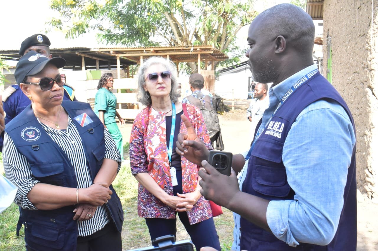 Bunia : La ministre Éva Bazaiba salue le travail du REMED dans la riposte contre Ebola