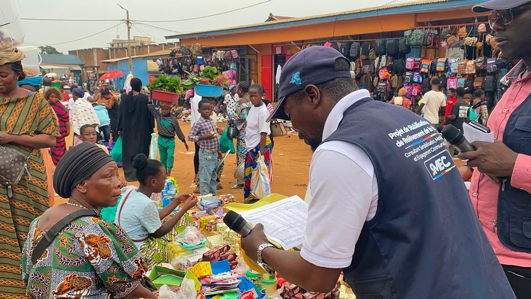 Beni : au marché Kilokwa, SMEC renforce l’information des communautés sur les infrastructures scolaires de STARRDC